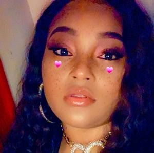 Meet your Posher, Iesha